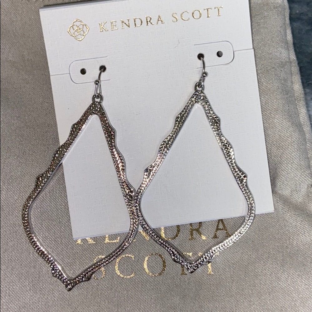 Kendra Scott Sophia Drop Earrings